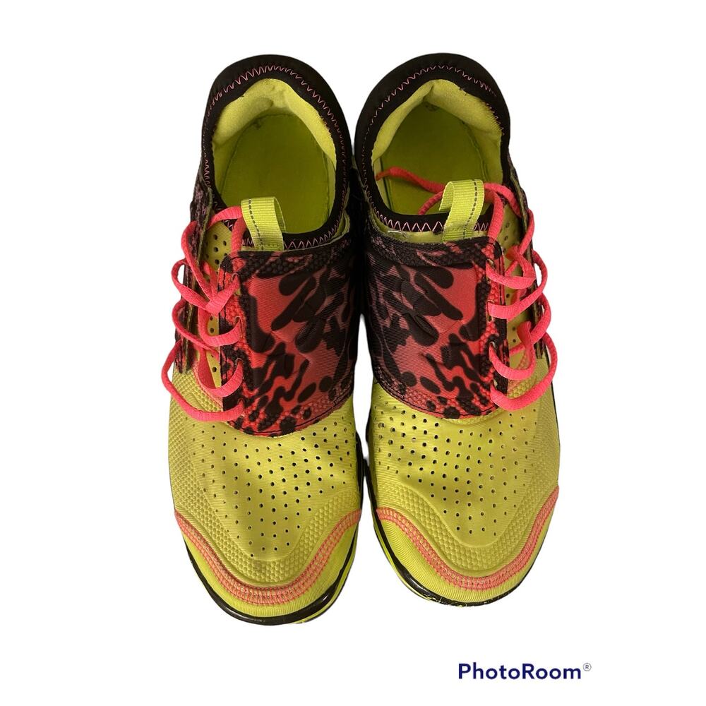 Under Armour MPZ Micro G Yellow Leopard print Women's Sz 11 - Picture 1 of 9